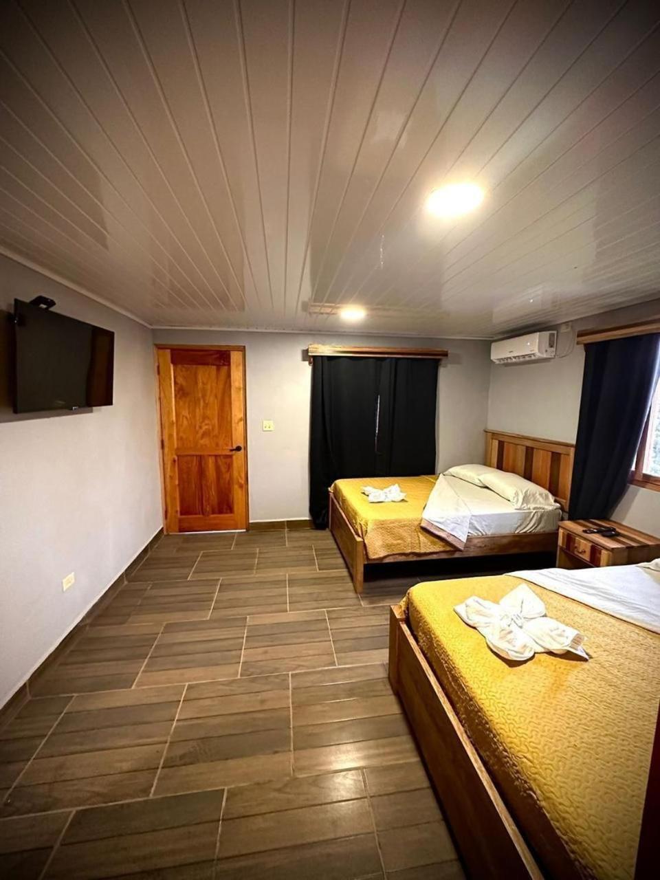 Blasina Beer Hostel Бокете Экстерьер фото