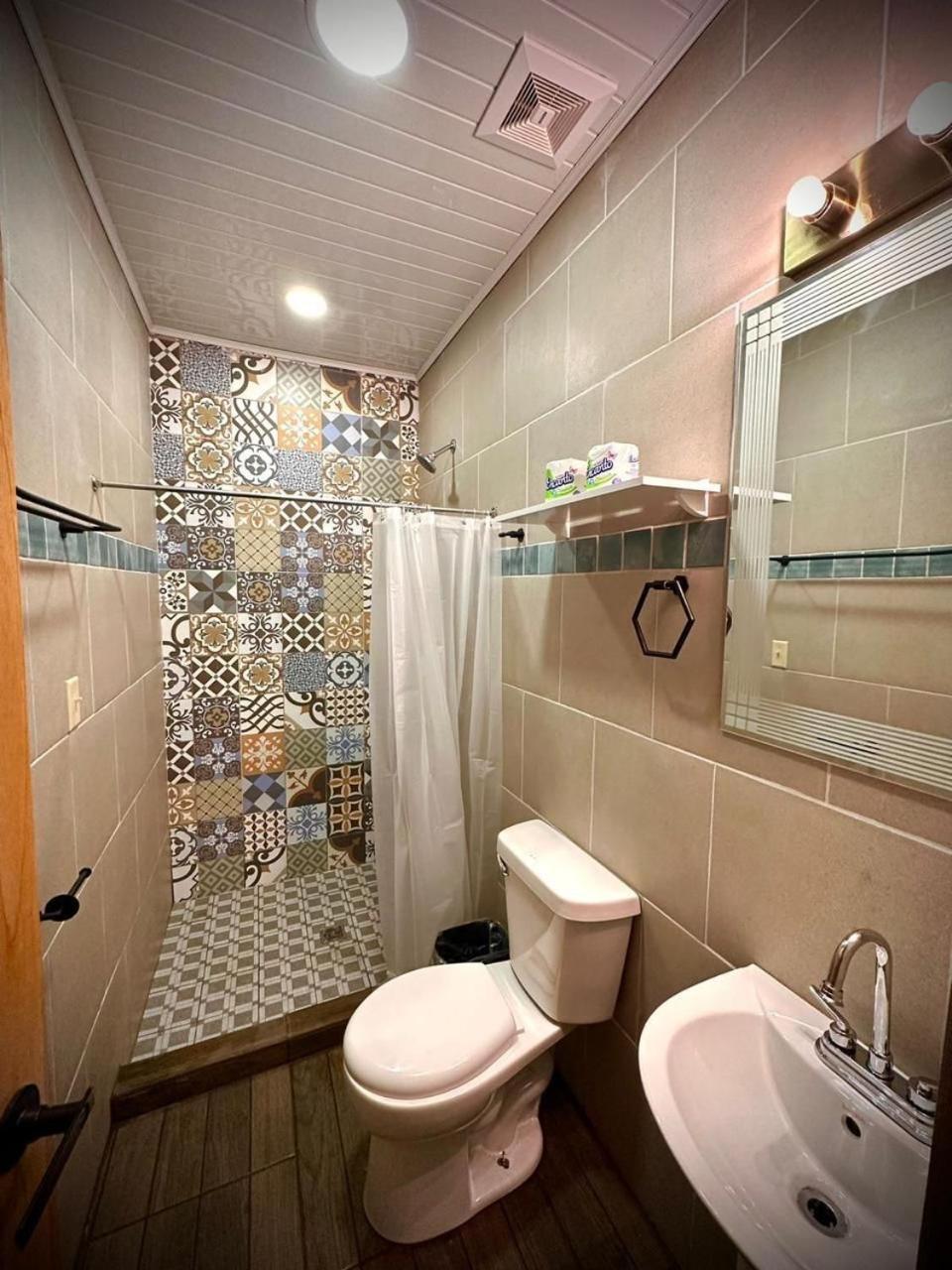 Blasina Beer Hostel Бокете Экстерьер фото