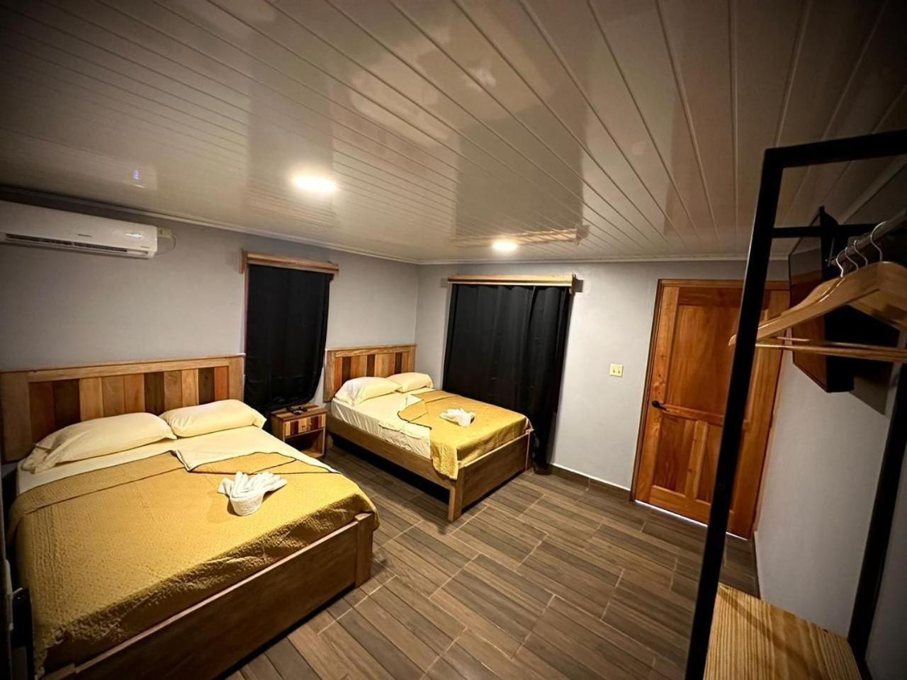 Blasina Beer Hostel Бокете Экстерьер фото