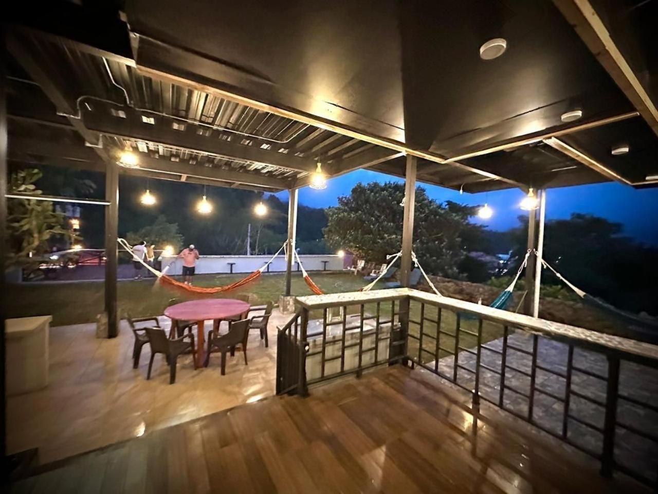 Blasina Beer Hostel Бокете Экстерьер фото