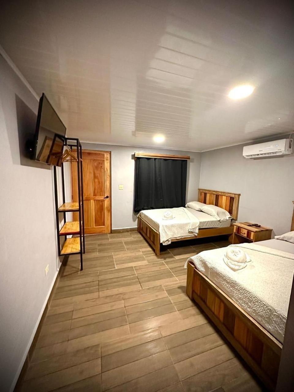 Blasina Beer Hostel Бокете Экстерьер фото